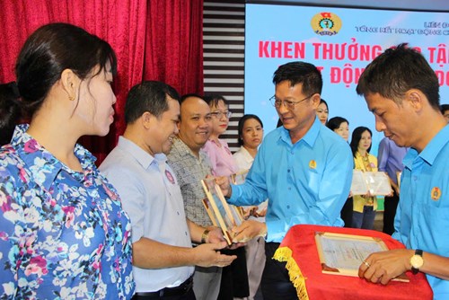 Trường THCS Rạng Đông Vinh Dự Đạt Danh Hiệu Công Đoàn Hoàn Thành Tốt Nhiệm Vụ Năm Học 2024–2025.