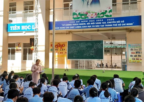 Trường THCS Rạng Đông Tổ Chức Chuyên Đề Ôn Tập Thi Tuyển Sinh - Môn Ngữ Văn Cho Học Sinh Khối 9