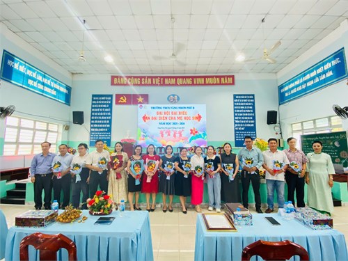 Một số hình ảnh về Đại hội Ban đại diện Cha mẹ học sinh, năm học 2025-2026 của Trường THCS Tăng Nhơn Phú B