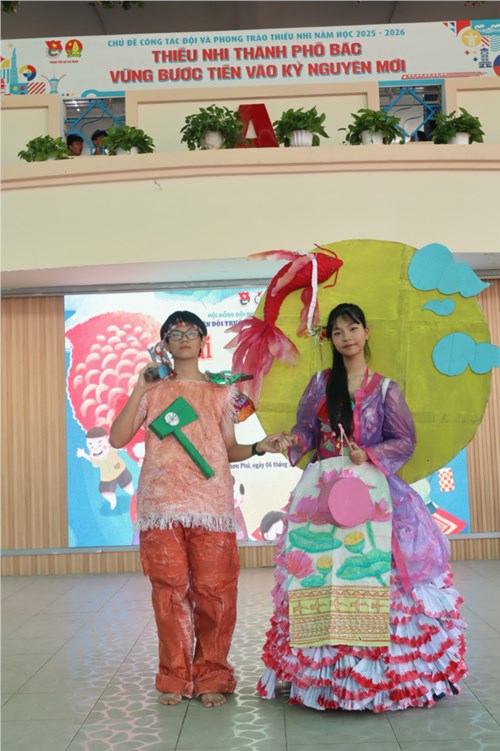 Một số hình ảnh về Ngày hội vui Tết Trung Thu được tổ chức tại Trường THCS Tăng Nhơn Phú B