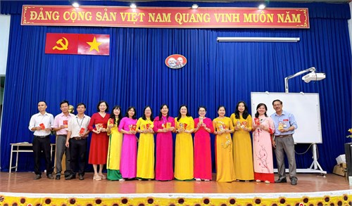 Họp mặt CBQL-GV-NV đầu xuân Ất Tỵ 2025