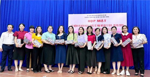 Họp mặt kỷ niệm 115 năm ngày QTPN 08/3 và 1985 năm cuộc khởi nghĩa Hai Bà Trưng