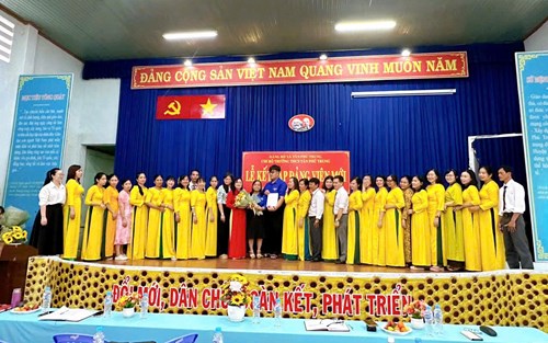 Lễ kết nạp Đảng viên mới Trường THCS Tân Phú Trung