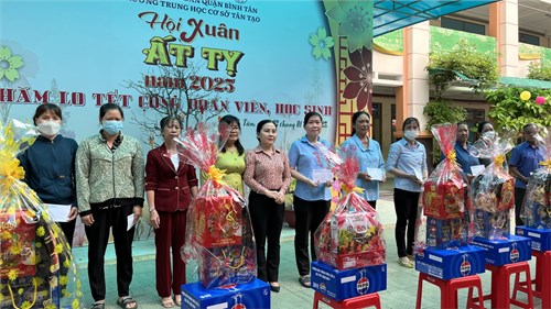 Công đoàn Trường THCS Tân Tạo mừng xuân Ất Tỵ 2025!