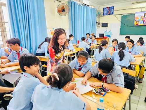 Trải nghiệm tiết học môn Nghệ thuật của lớp 8/3.