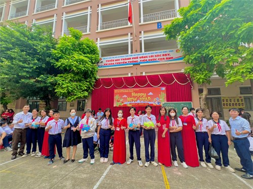 Liên đội Tân Thới Hoà tổ chức hội thu heo đất