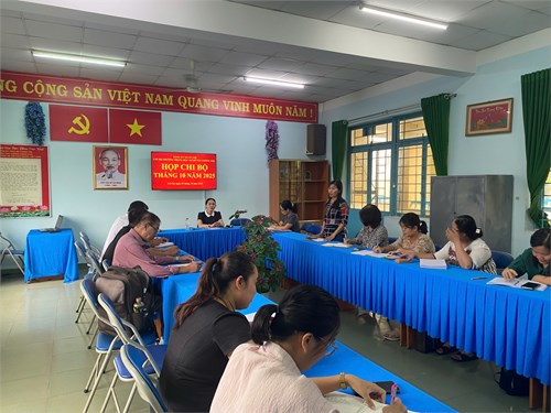 Họp chi bộ tháng 10 năm 2025