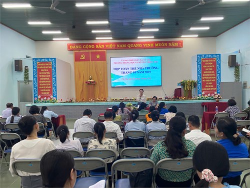 Họp toàn thể nhà trường tháng 10 năm 2025
