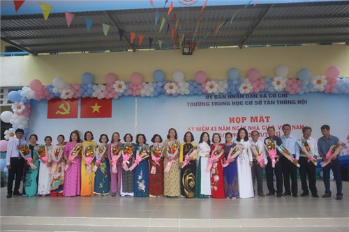 Họp mặt kỷ niệm 43 năm ngày Nhà giáo Việt Nam (20/11/1982 - 20/11/2025)