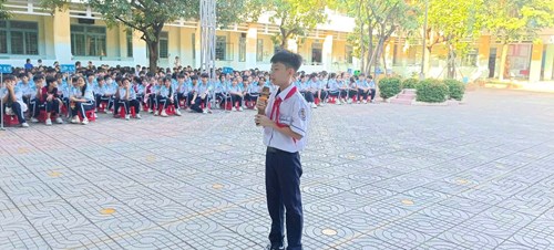 Sinh hoạt dưới cờ tuần 13