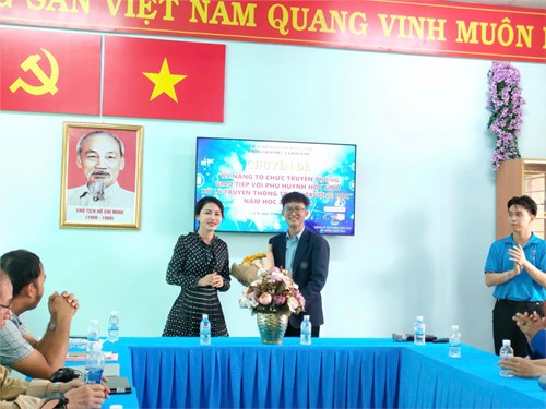 Chuyên đề  Kỹ năng tổ chức truyền thông giao tiếp với phụ huynh học sinh, xử lý truyền thông trong trường học  năm học 2024 - 2025