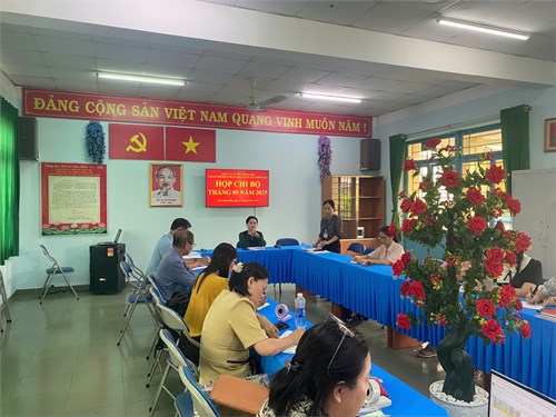 Họp chi bộ định kỳ tháng 5 năm 2025