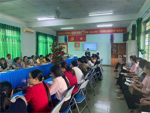 Họp toàn thể nhà trường tháng 5 năm 2025