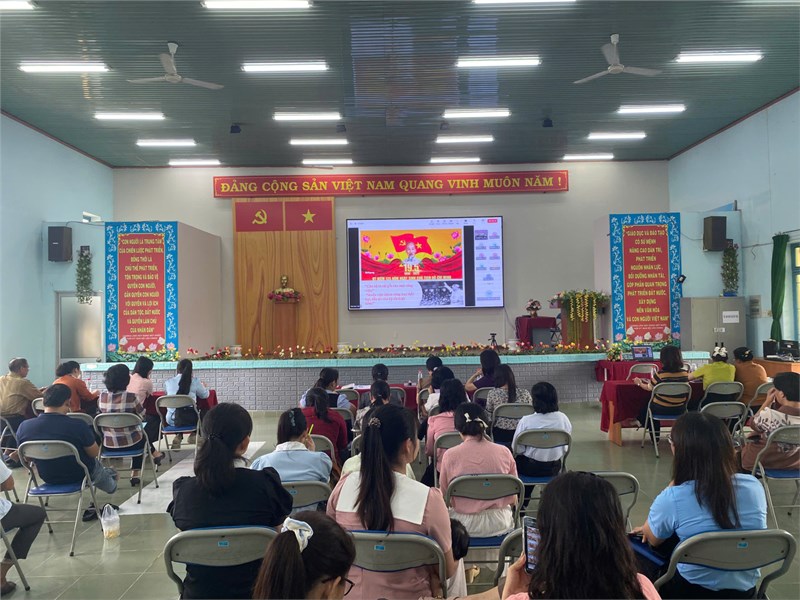 Học chính trị hè năm 2025