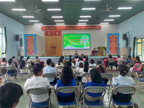 Họp toàn thể nhà trường tháng 8 năm 2025