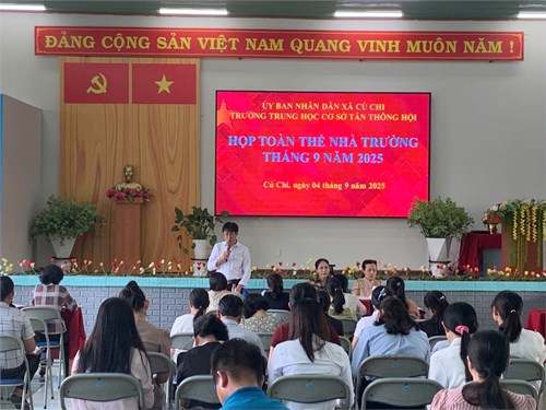 Họp toàn thể nhà trường tháng 9 năm 2025