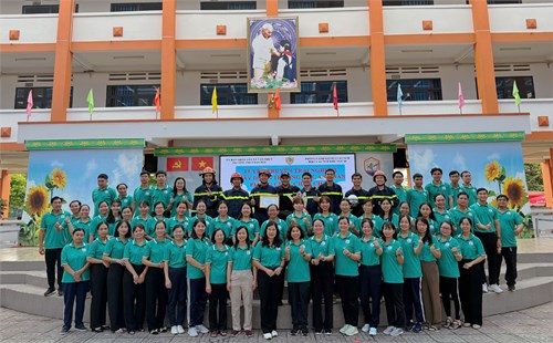 Tập huấn phòng cháy chữa cháy tại trường THCS Tân Túc ngày 11 tháng 10 năm 2025