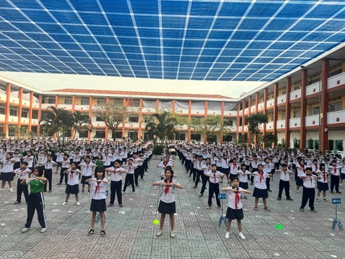 Trường trung học cơ sở tân túc - cùng năng lượng “bùng nổ” hướng tới kỷ lục kép thế giới về biểu diễn võ thuật vovinam sở giáo dục và đào tạo tổ chức