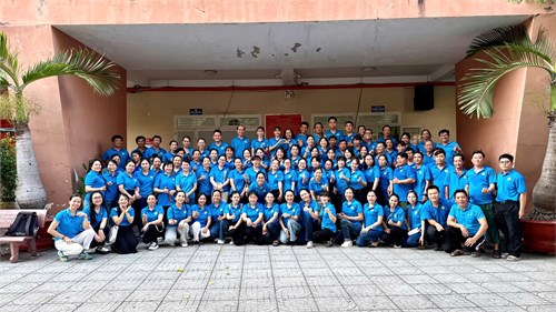 Công đoàn Trường THCS Tân Xuân tổ chức hoạt động mừng ngày Quốc tế Phụ nữ 8.3.