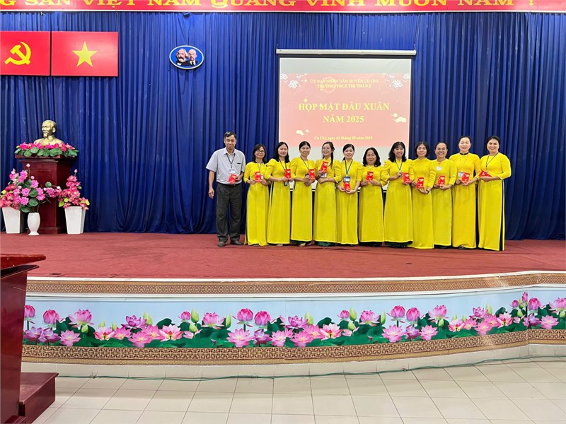 Họp mặt đầu Xuân Ất Tỵ năm 2025 - Tổ Toán - Tin