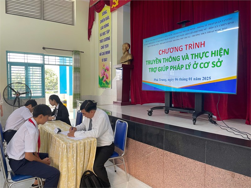 Chương trình truyền thông trợ giúp pháp lý cho học sinh tại Trường THCS Thoại Ngọc Hầu