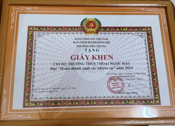 Chi bộ Trường Trung học cơ sở Thoại Ngọc Hầu đã đạt danh hiệu  Hoàn thành xuất sắc nhiệm vụ  năm 2024