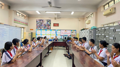  Hộp thư điều em muốn nói  - Cấp ủy chi Bộ gặp gỡ các em Đội viên, học sinh nhằm lắng nghe tiếng nói của các em trong các hoạt động của nhà trường!