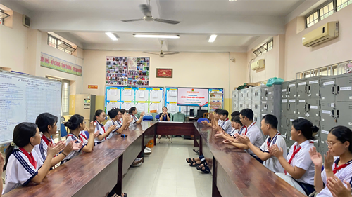  Hộp thư điều em muốn nói  - Cấp ủy chi Bộ gặp gỡ các em Đội viên, học sinh nhằm lắng nghe tiếng nói của các em trong các hoạt động của nhà trường!