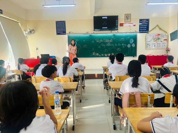 Tuyên truyền phòng chống bạo lực học đường.