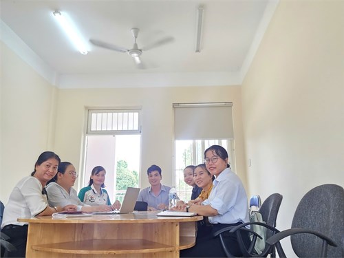 Họp tổ xét thi đua cuối năm học 2024-2025