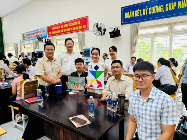 Tập huấn  Ứng dụng chuyển đổi số vào bài học STEM trong dạy học môn Toán nhằm phát triển năng lực học sinh 