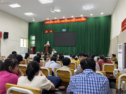 Họp tổ chuyên môn quận 12 sơ kết hki tại trường nguyễn hiền