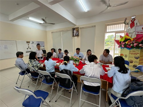 Họp tổ chuyên môn tháng 2 theo hướng nghiên cứu bài học