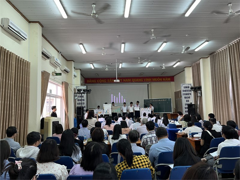 Dự giờ thao giảng tháng 2 tại trường Hà Huy Tập