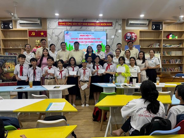 Tổ Ngữ Văn - Trường THCS Tôn Thất Tùng triển khai kế hoạch  Ngày hội AI  với chủ đề  Ngày hội AI là Khơi nguồn sáng tạo - Thiết kế từ các tác phẩm văn học , năm học 2025-2026