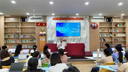 Trường THCS Tôn Thất Tùng phối hợp cùng Tập đoàn Bưu chính Viễn thông Việt Nam VNPT tập huấn  Đào Tạo Nhận Thức An Toàn Thông Tin Cho Ngành Giáo Dục , năm học 2025-2026