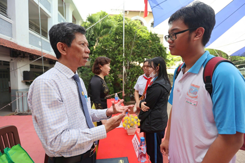 Xem chi tiết lịch thi lớp 10, lớp 10 chuyên tại TP HCM