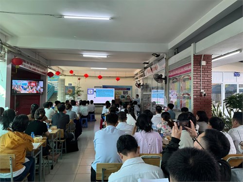 Thao giảng chuyên đề cấp quận môn Toán với nội dung “Sử dụng phần mềm GeoGebra trong dạy học Hình học lớp 7”.