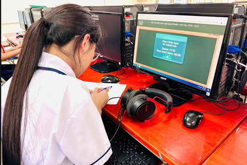 Các em học sinh tham gia kỳ thi IOE cấp tỉnh/thành phố 2024 -2025