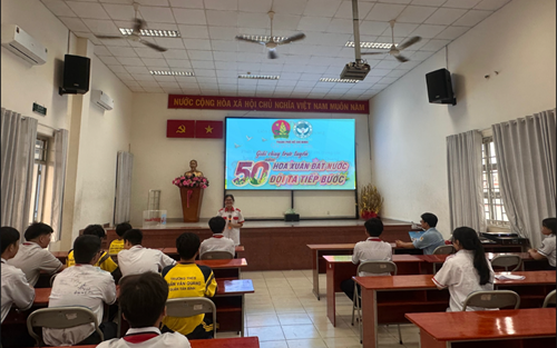 Liên đội trường THCS Trần Văn Quang phát động phong trào THAM GIA CHẠY BỘ TRỰC TUYẾN  50 NĂM - HOA XUÂN ĐẤT NƯỚC, ĐỘI TA TIẾP BƯỚC ,  ĐÓNG GÓP XÂY DỰNG  TÀU CẤP CỨU ĐƯỜNG THỦY CHO NHÂN DÂN XÃ ĐẢO THẠNH AN - HUYỆN CẦN GIỜ”