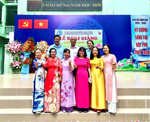 Tổ Văn Phòng năm học 2025 - 2026