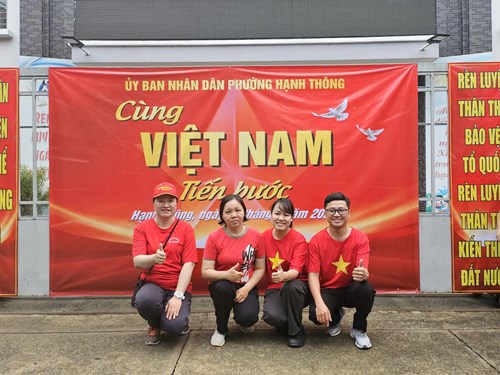 Chương trình  Cùng Việt Nam tiến bước 