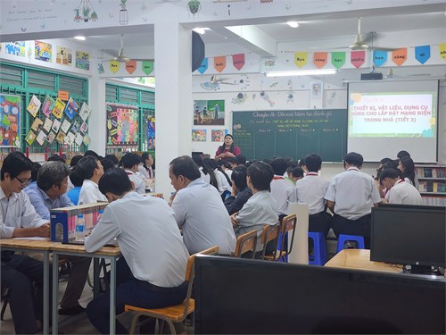 Hình ảnh tiết dạy đổi mới phương pháp kiểm tra đanh giá môn Công nghệ 9_Bài minh họa Thiết bị, vật liệu, dụng cụ cho mạng điện trong nhà_GV thực hiện Phạm Thị Yến Duyên