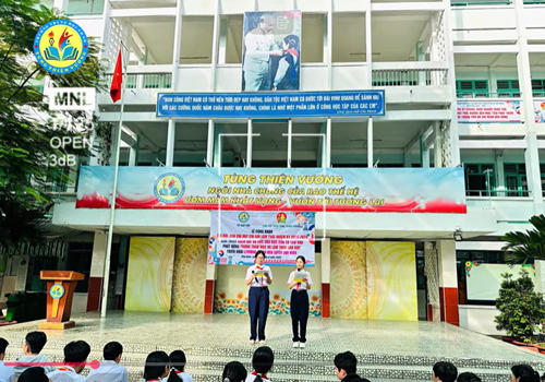 Tổ ngữ văn - Hoạt động giới thiệu sách và góc văn học