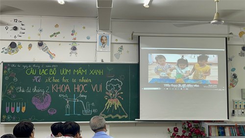 Hình câu lạc bộ Ươm mầm xanh tháng 2 chủ đề  Khoa học vui 