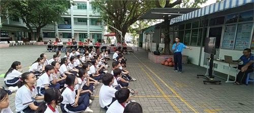 Hình ảnh tiết dạy theo hướng nghiên cứu bài học môn: Giáo dục thể chất 6_Bài dạy minh họa: Kỹ thuật tại chổ ném rổ một tay trên vai_GV thực hiện Nguyễn Tấn Đạt