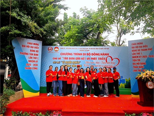 Trường THCS Văn Lang tham gia chương trình Đi bộ đồng hành chủ đề  Tân Định gắn kết và phát triển 