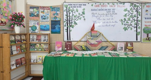 Thư viện triển lãm sách, hưởng ứng  Tuần lễ học tập suốt đời 