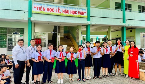 Đối thoại, giao lưu, lì xì chúc tết đầu xuân