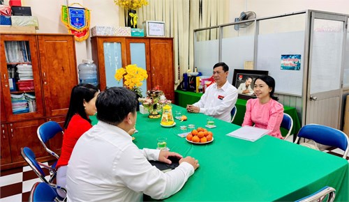 Đón lãnh đạo phòng giáo dục về kiểm tra hoạt động sau tết và chúc tết đầu năm